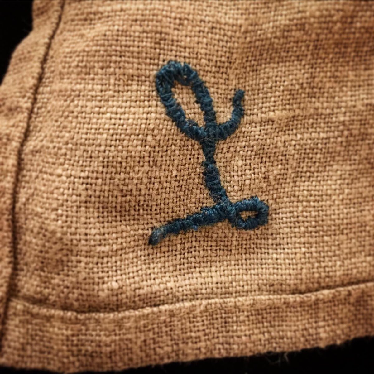 TreacleKnits's tweet photo. Something different tonight! My First Embroidery 😂 “L” #napkin #embroidery #sewing #handmade https://t.co/9e9dCxM0VP