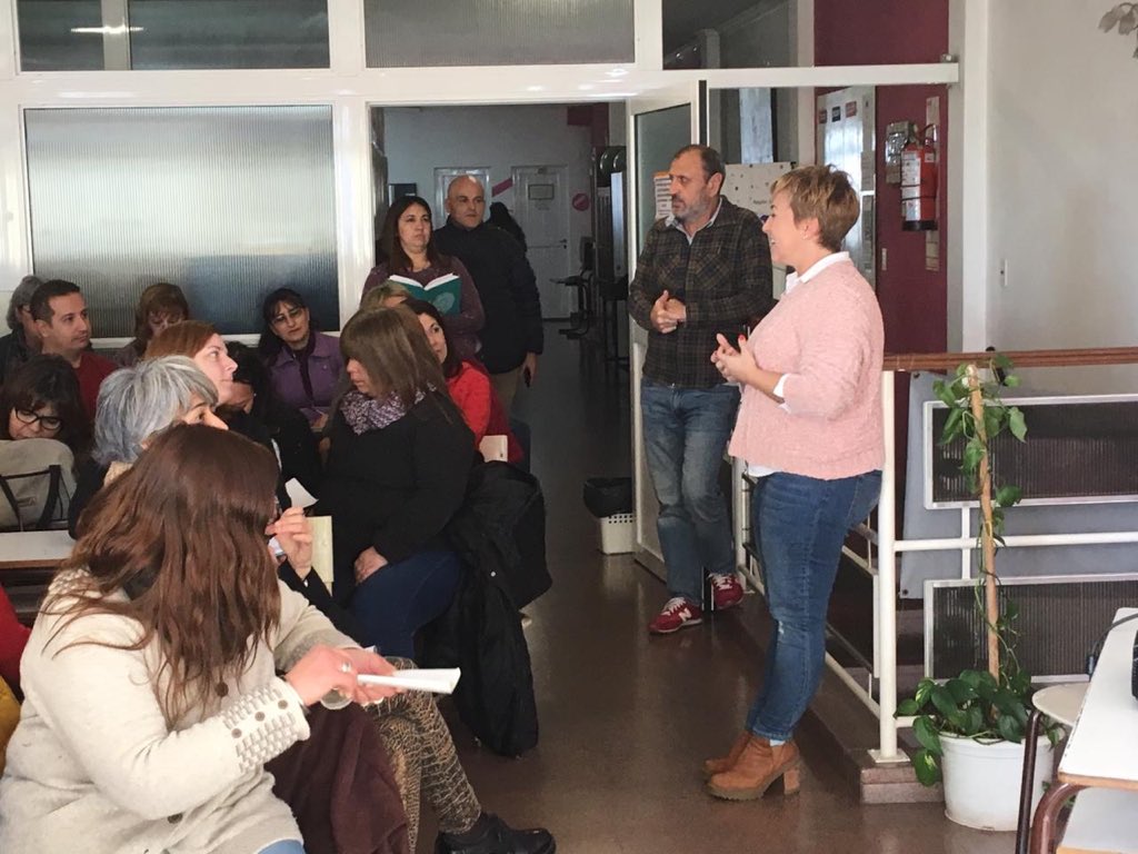ecassou1's tweet photo. Gracias a más de los 50 miembros de equipos directivos que participaron del taller de #jubilacionesdigitales #licenciasmedicas y #Suna en #Berazategui.

@gzinny @imsanguinetti @BAeducacion @provincial_rrhh @CelesteMarazzi https://t.co/OI3BoKjFrO