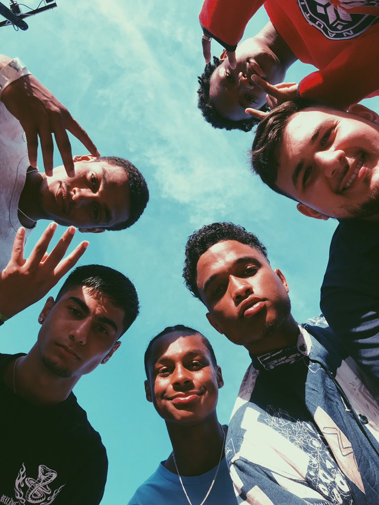 sbgscottie's tweet photo. S/O to @IamFrancisco_56 & RAY for being Volunteer Leaders w me during this retreat for our students, these 3 students (Marcus, Angel & Jermaine) *left to right* literally made such an impact on us during this retreat, being a big bro and a mentor, these kids are GOD DRIVEN🔒#LYSC https://t.co/pp12xni5LR