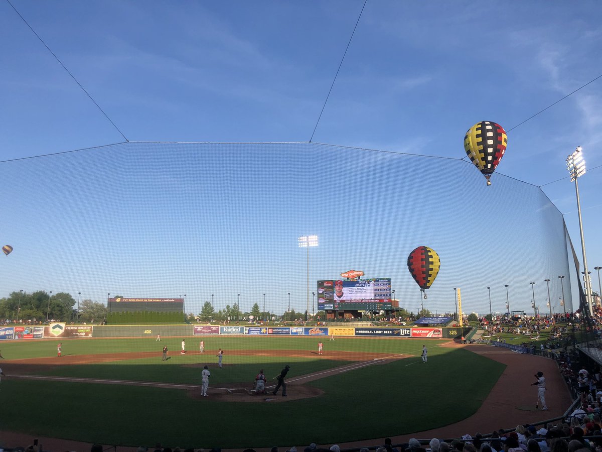 ScottCollick's tweet image. Great night for “Ba-Loons” baseball. #NestLevelFun when the Midland hot air balloon festival flys by the stadium.