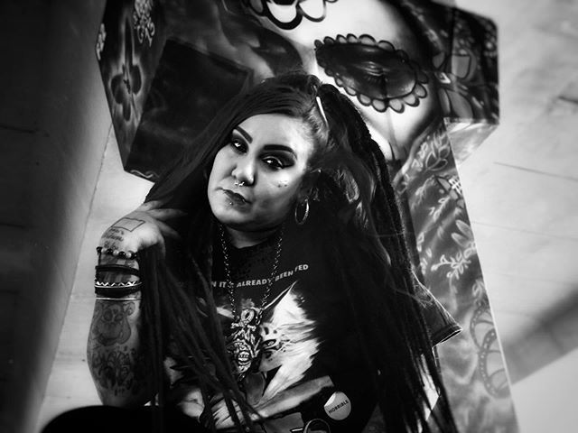 RazakelMusic's tweet photo. Estoy muerta adentro, compasion no lo siento. ⚡️⚰️🔪 📸: #SHEshotcha ⚰️🖤⚡️#razakel #horror #pop #horrorpop #horrorrap #horrorcore #underground #music #singer #rapper #girlsthatrap #girlswithtattoos #girlswithpiercings #artistsoninstagram #instamusic #i… https://t.co/Gi9M4ejtVb https://t.co/baUnkJJvss