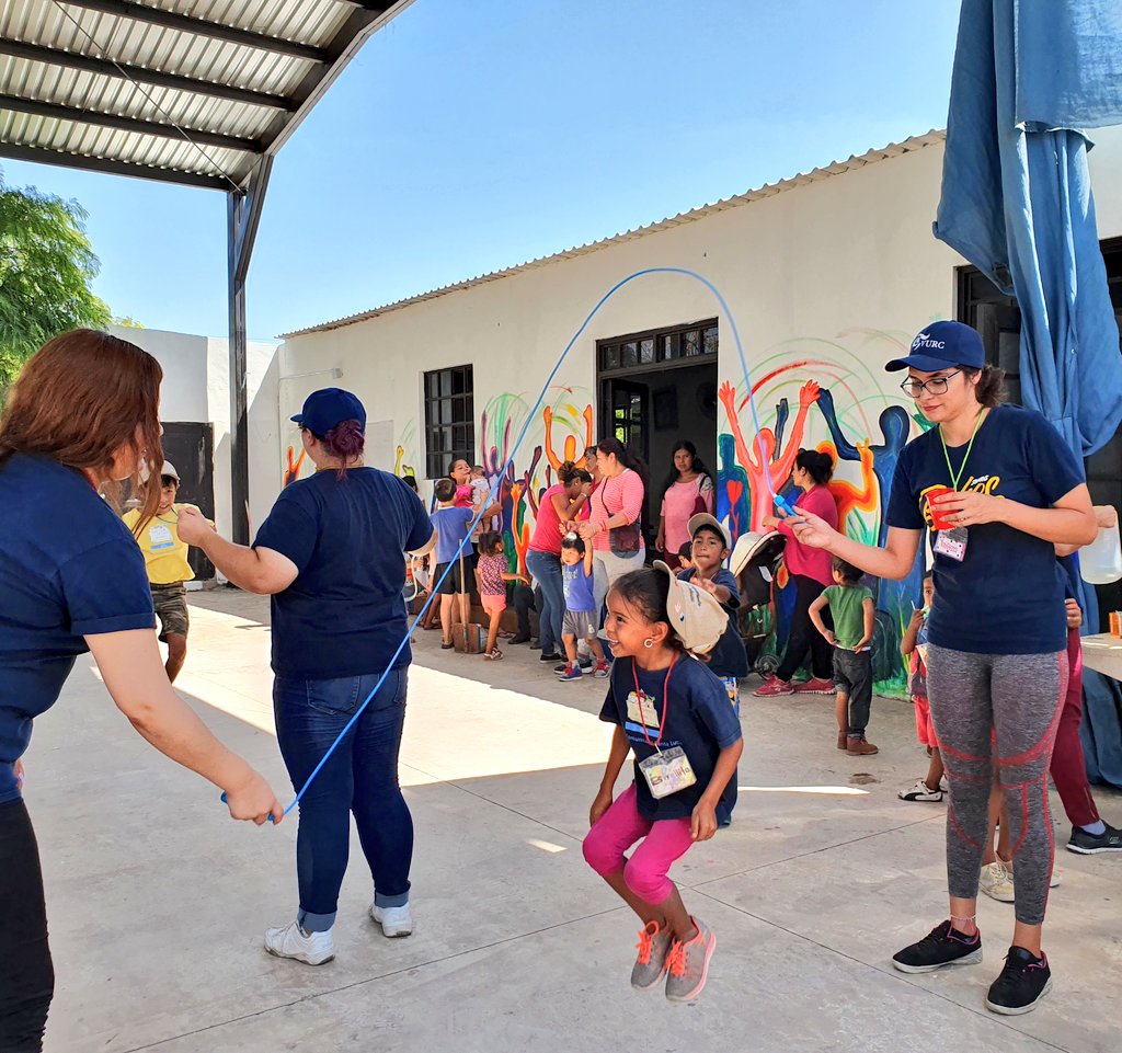 CampStaLucia's tweet photo. Viernes de momentos emotivos y divertidos 🧡💙💛
#CampamentoDeVerano #ServicioSocial #SoyUnison https://t.co/0cOizng5PW