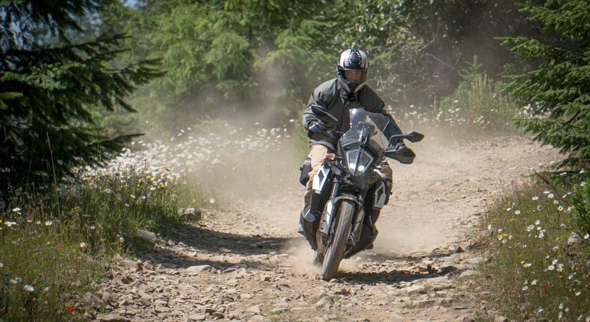 findMOTOTREK's tweet photo. Bret @bt_tkacs saddled up on the KTM 790 Adventure S all day yesterday #offroad at Mt Rainier. Fresh episode coming soon!
Thanks for David @foxwilmar for the bike &amp; photos.
#ktm790 #ktm790adventure #adventuremotorcycle https://t.co/zghtEmpdUM