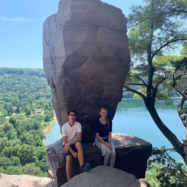 JoyPontrello's tweet photo. Beautiful day with beautiful friends. The balance and awe of nature! #rockbalance #devilslakestatepark #lovebeinginnature https://t.co/2Vzgc9fAkc https://t.co/u9tfFs565m