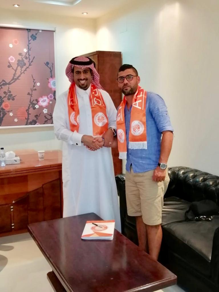 alsharq82's tweet photo. وقع الأستاذ/عبدالله البديلي.رئيس مجلس ادارة نادي الشرق بالدلم مساء اليوم مع المدرب التونسي/ عبدالمناف التركي برفقة طاقمه الفني لقيادة الجهاز الفني للفريق الأول متمنين التوفيق لهم لخدمة الكيان الشرقاوي للموسم القادم

#نادي_الشرق_بالدلم_للجميع https://t.co/k2dufIM8oK