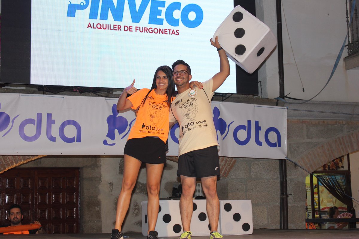 Solienses's tweet photo. Gran ambiente esta noche en la inauguración de #ElJuegodelaOca en Dos Torres @JuegoOca 🎲🎲🎲😆😆😆 https://t.co/62QMOOm7lT
