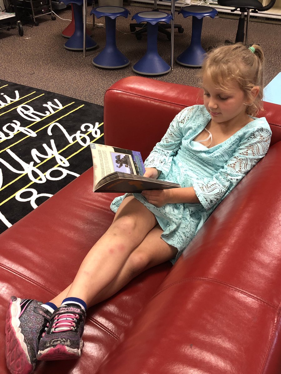 stephetch_2nd's tweet photo. I havenโt even taught my โJust Right Reading Spotโ lesson yet, but I think these big readers have figured it out on their own! @Northelem2 #ilovesecondgrade https://t.co/kItrksvk9Y
