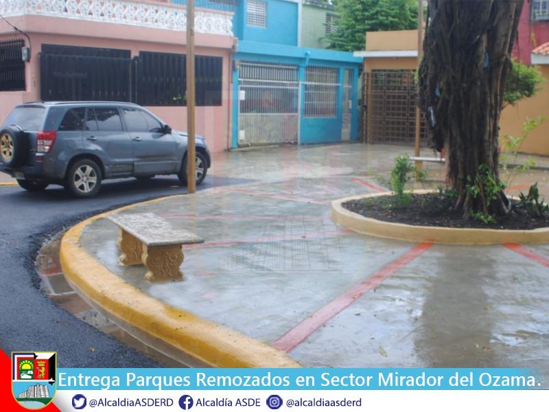 Alcaldiasde_'s tweet photo. El alcalde Alfredo Martínez, entregó este viernes totalmente remozado tres parques en él sector Los Tres Brazos. https://t.co/xveyZYGMzc
