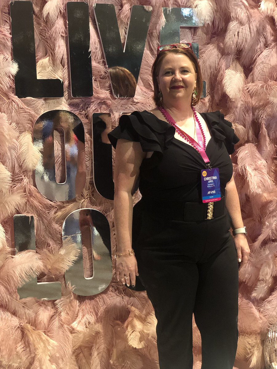 cjiveslopez's tweet photo. Living out loud! Yesss, I love and hear this message!  
.
.
.
.
.
.
#avonnola #avonnation #liveoutloud #live #beauty #bosslife #linkinbio #follow #makeup #cosmetics #eyelashes #eyebrows #fashion #avonrep @avoninsider #avoninsider #beautyboss https://t.co/B2EfKDTq4w