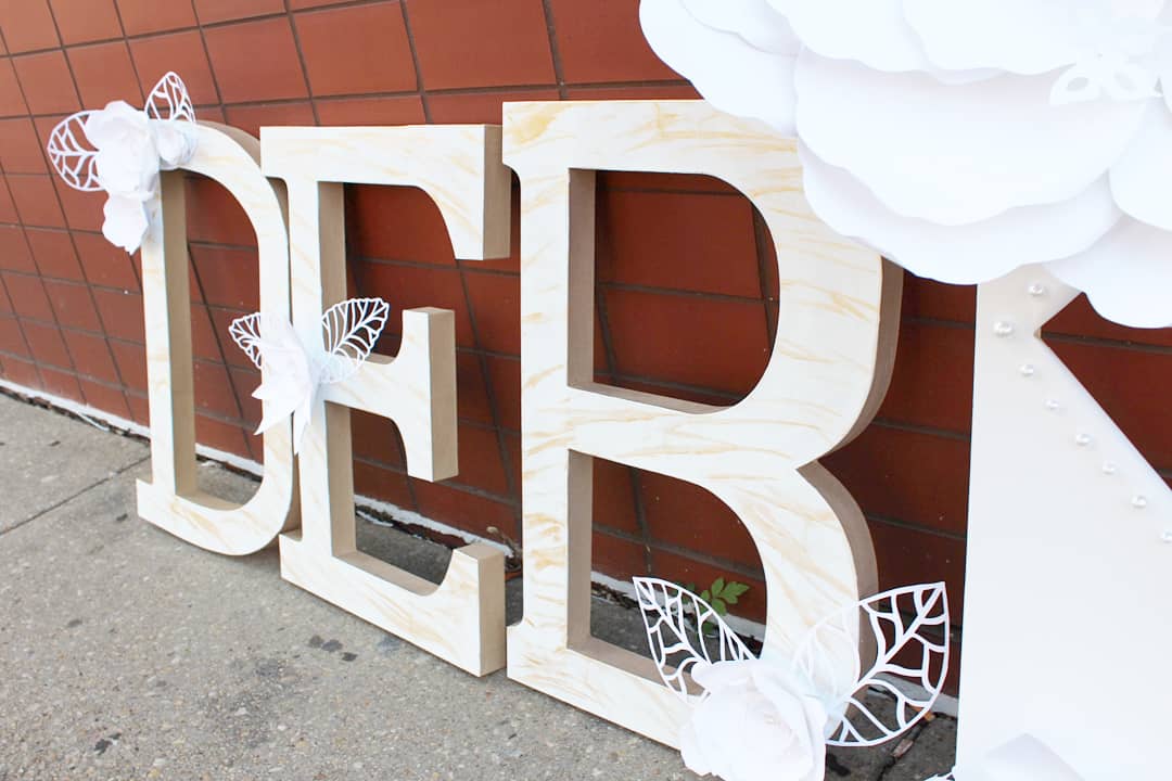 TheMRMShow's tweet photo. The MRM Collection created custom letters, decor and a frame for @dinerenblanc in #Baltimore Go to https://t.co/omTi7ltGQi to get your custom items for those special occasions! #debbaltimore #debbaltimore2019 #Custom  #TheMRMCollection #MRM https://t.co/Bt7r7CfucX