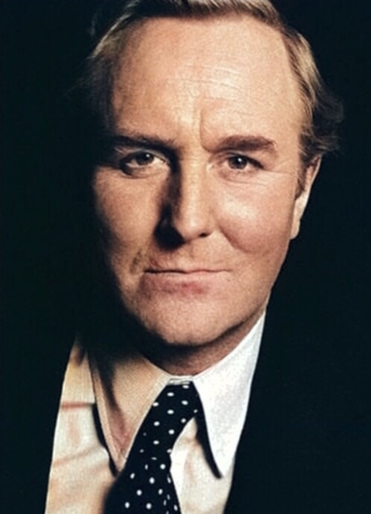 Robert Hardy Esq Cbe Remembering Robert Hardy On This Day The Second Anniversary Of His Passing We Miss Him We All Miss Him Very Much T Co Fgcnfvdpf7 Twitter
