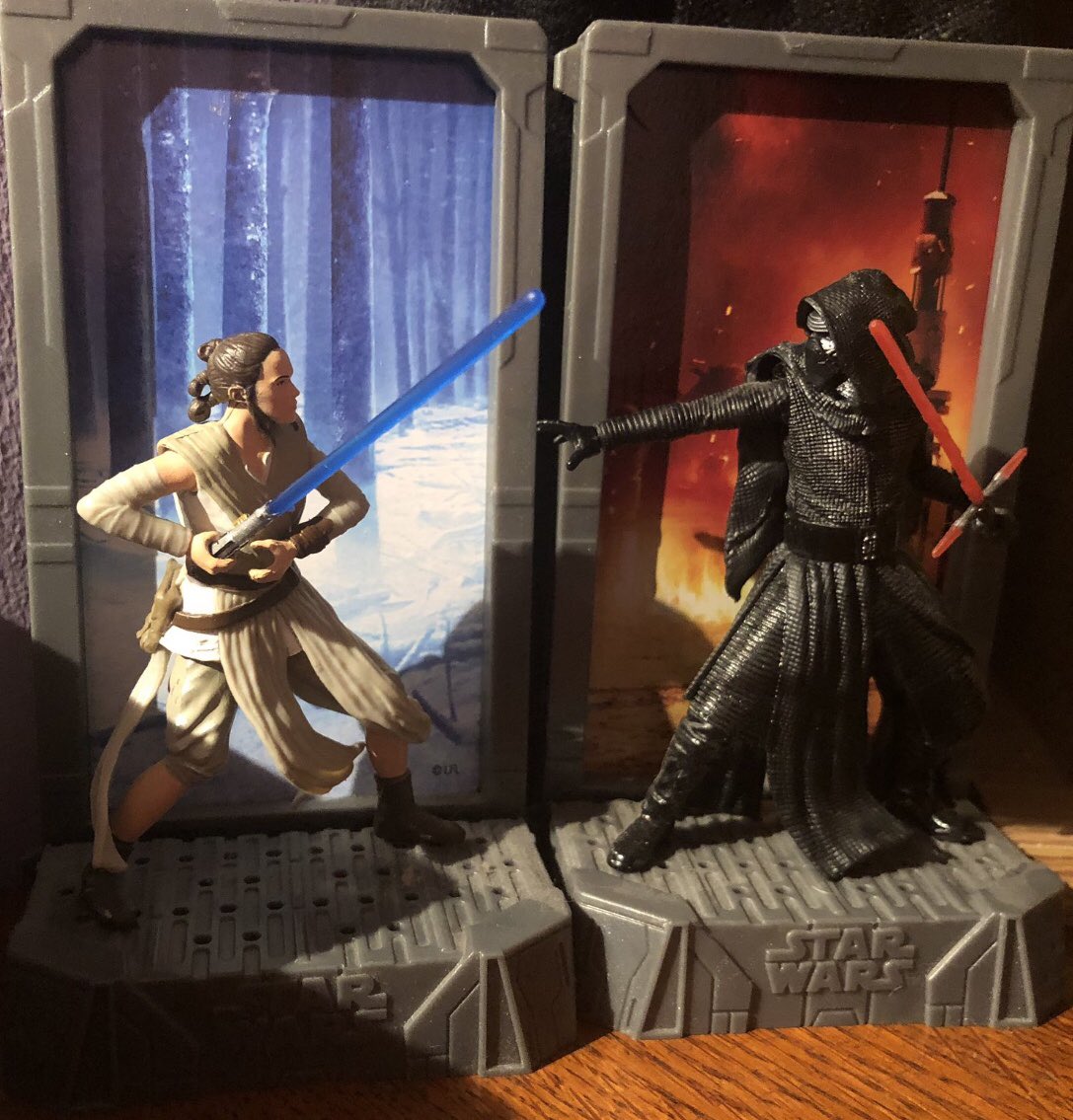 Rey and Kylo. The Force Awakens. 

#StarWars
#Rey #Kylo #TheForceAwakens 
#BenSolo
#StarWarsCollector #BlackSeriesStarWars #StarWarsToys