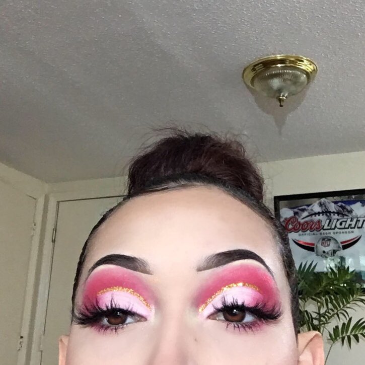 DedeBanksss's tweet photo. i started an instagram makeup page and soon starting my youtube channel for many tutorials and other entertaining content. i would love you guys to check me out and help a sister out! 💫💗 my instagram is @ iamdedebanks 🥰 #makeup https://t.co/foCvODBsHu