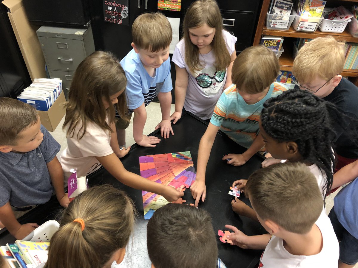 msbeckysclass's tweet photo. I sent all my new students a piece to a puzzle with a note that said they were the missing piece to our puzzle. They brought it to school the first day and we put the puzzle together! They loved it! #cookingupsuccess #Back2School2019 https://t.co/ncpzvSbGEA