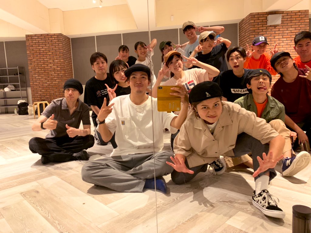 aaaandff1019's tweet photo. 8/4(日)
GIVE BACK Vo.6
Gimmy Gimmy Number出展します✨
早かったようで長かった2ヶ月間、みんな頑張ってきました！！

みんな見に来てね😎
#GIVE_BACK #Number #Gimmy_Gimmy #DANCE #LOCK #新宿FACE #スダッチダッチ #フウカカズ https://t.co/xxAv9gOWST