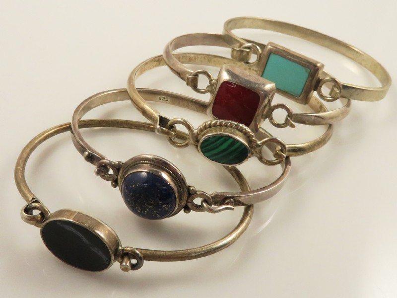 meetgoodwill's tweet photo. #Preuse in #jewelry means a nod of thanks from #MotherEarth. We've 5 #SterlingSilver & stone bangle #bracelets at a combined gram weight 85.8 g. Bid here, #thrifty: https://t.co/rDXYzYgcTb @christinebygrav @jojokejohn @flwrgardengifts @vernhenze @bjaycee @RetroCEO https://t.co/6lEHTTtviY