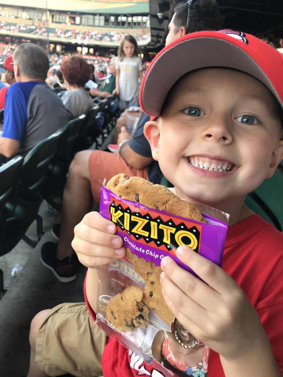 als3438's tweet photo. Enjoying a beautiful night in Louisville! Bats are up 2-0 in the 4th  #CookieLadyNight https://t.co/DtXuAa0aPi