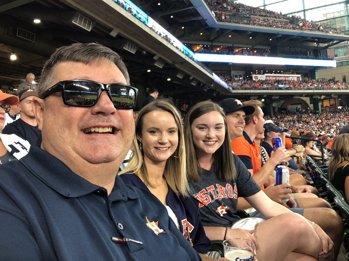 rlwall88's tweet photo. With my favorite people at one of my favorite places! #TakeItBack https://t.co/1CjjePHFPU