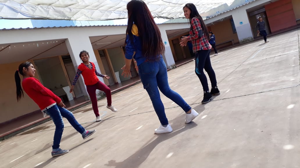 Anabel89301074's tweet photo. Escuela Wichi Indios Matacos 4232
#ExpresionCorporal #ArteYMovimientoATR 
@lescano_marite @patriciapinasco @fguillesaavedra @UrtubeyJM https://t.co/oXA5TymcmK