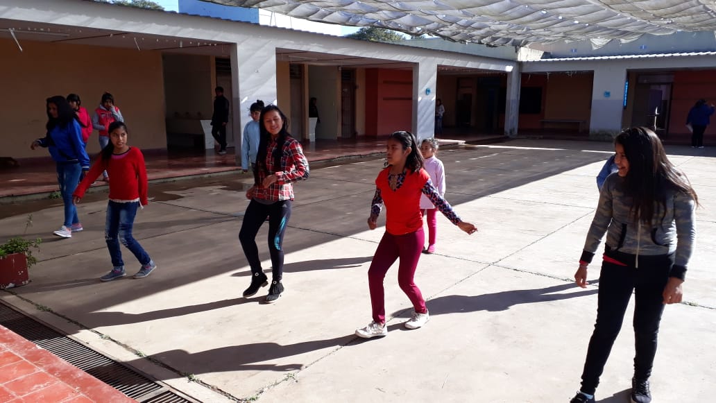 Anabel89301074's tweet photo. Escuela Wichi Indios Matacos 4232
#ExpresionCorporal #ArteYMovimientoATR 
@lescano_marite @patriciapinasco @fguillesaavedra @UrtubeyJM https://t.co/oXA5TymcmK