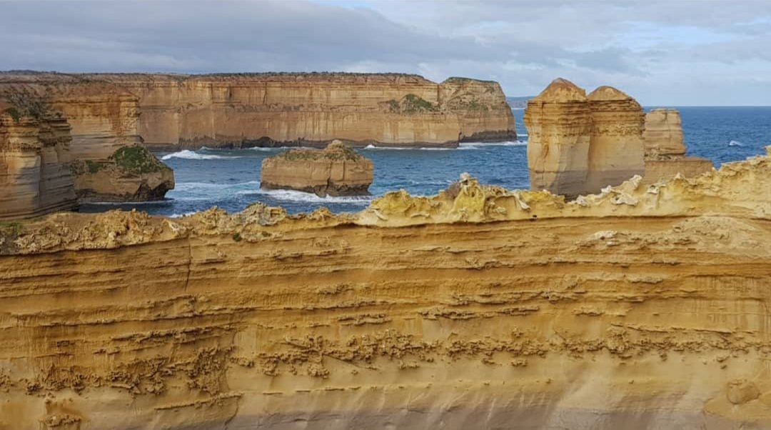 thenakedhiker's tweet photo. I decided to get out of Melbourne & get over my winter blues. So joined a friend from Sydney on a #roadtrip along the #GreatOceanRoad.
At the #lookout between #LockArdGorge and #theRazorback (2 photo). We managed to sneak in a nudie photo between the bus loads of Asian tourists. https://t.co/5edRyk7TQc