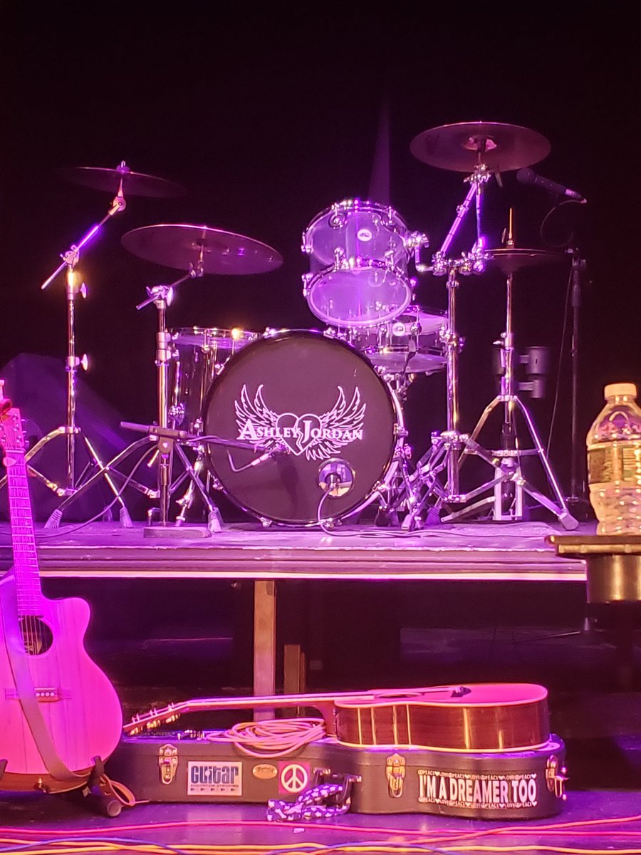 Show has just started!  Right now on stage Smoke n Whiskey!!! Next up Sofia Lee Davis! Come on down! Ashley Jordan will take the stage around 9:15pm. 
#concert #countrymusic #mrpac #foxboro