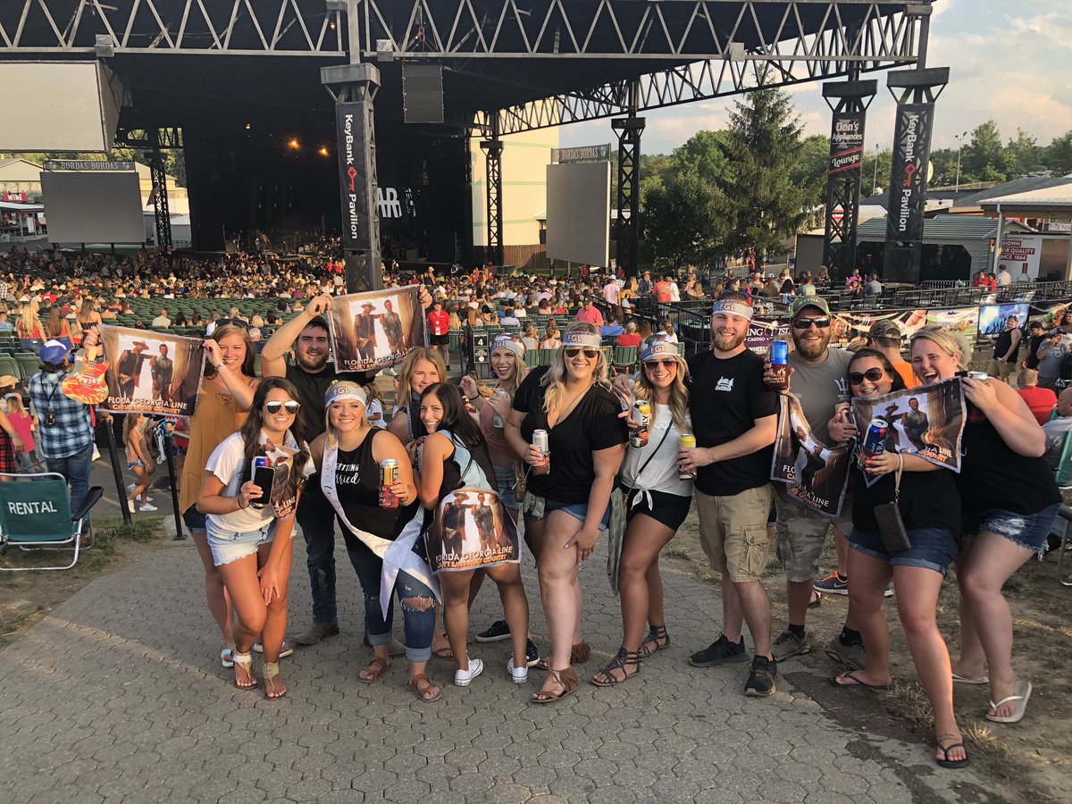 GoFlytes's tweet image. Super fans 💕 @FLAGALine #goflytes #fgl #floridageorgialine #pittsburgh