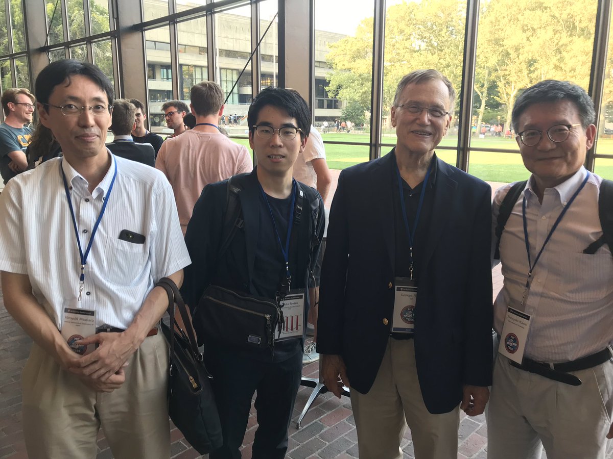 astronomy_stars's tweet photo. At the closing reception : With @TESSatMIT @NASA_TESS PI George Ricker and my colleagues #TESSCon https://t.co/chTX83Hd0W