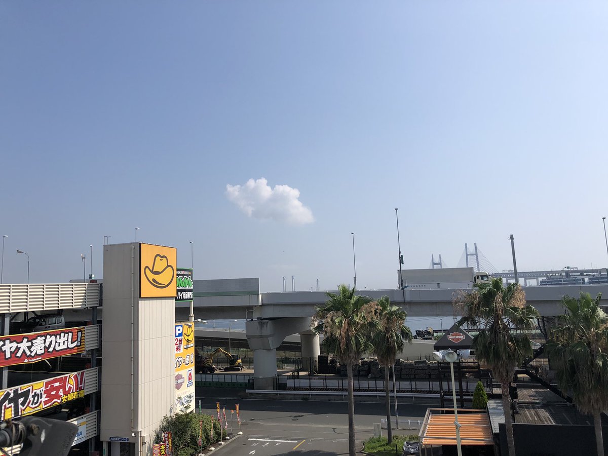 AutoEld's tweet photo. おはようございます☀
今日からイエローハット新山下店 オートフェスティバル準備中❗️
10時からですよ😊
#ファイナルコネクション
#AQM
#LYZER
#Cordm
#502ファクトリー https://t.co/AHnEjT6cgN