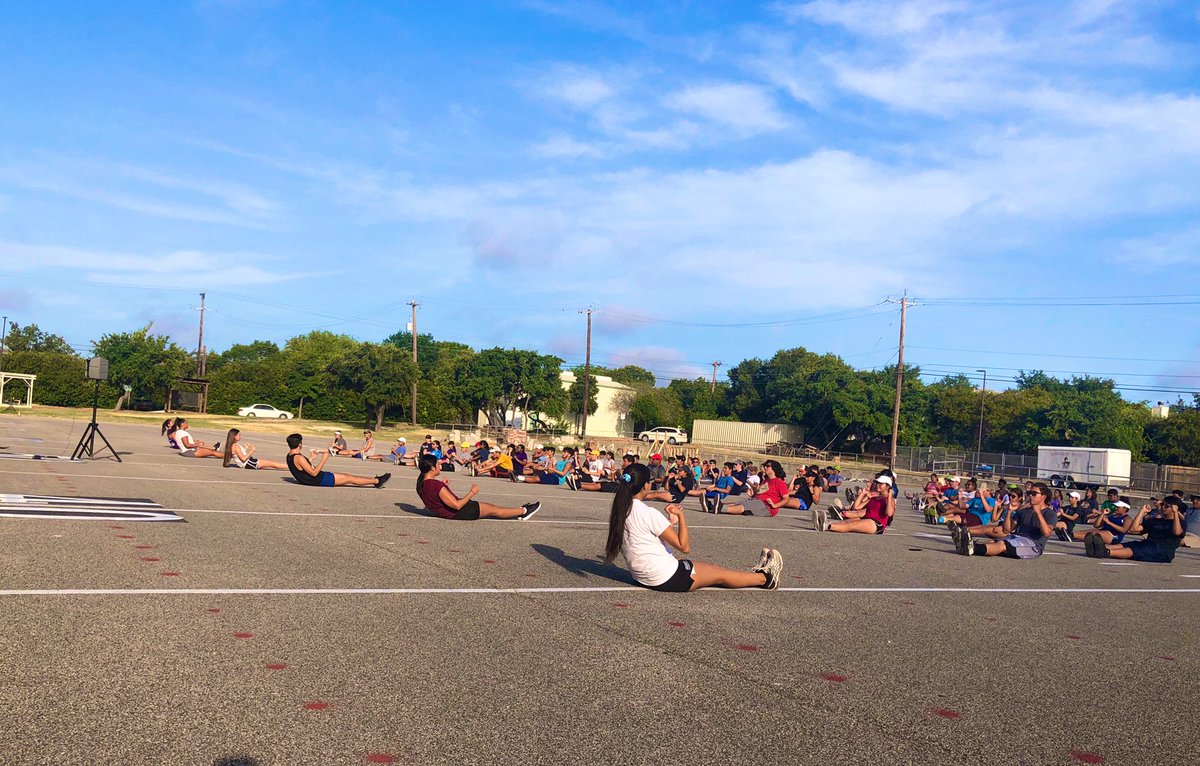 earlwarrenhscg's tweet photo. Morning Workouts With The Warrior Band 💜 #earlwarren #codeofthewarrior https://t.co/HYTHXzpoAX