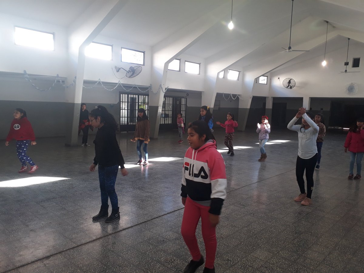 OteroPatito's tweet photo. #ArteYMovimientoATR
#CPPSEnAccion CAI 10 Colonia Santa Rosa se prepara ATR @artydance23 @UrtubeyJM @fguillesaavedra @RangeonMartin @juancarlosvilc https://t.co/UZRpVmelKz