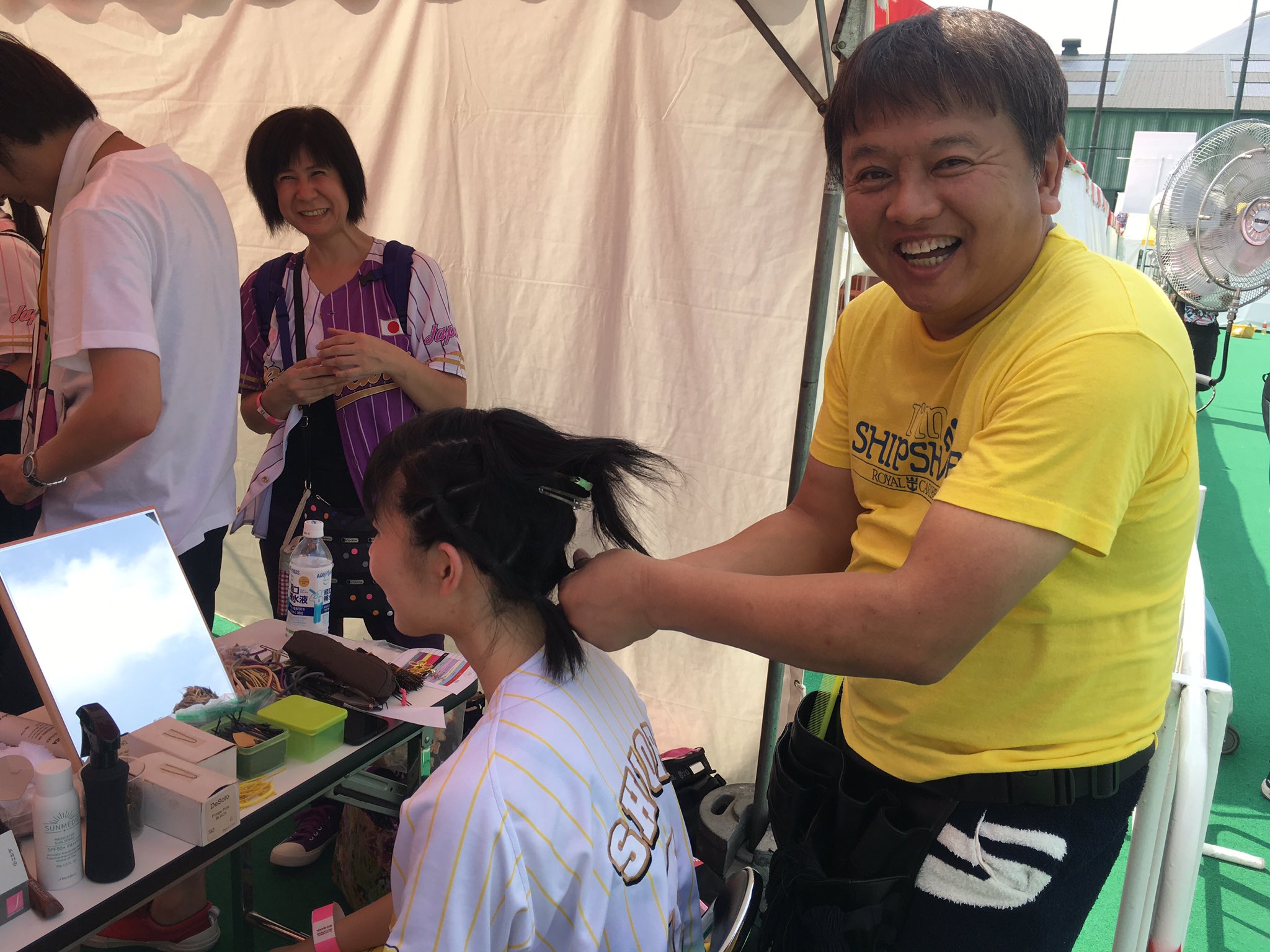 Salonkind 社長も今回ヘアアレンジ担当に入っております Kindブース アイスリボン アイドルメイク アイドルメイクソープ ヘアティンセル ヘアアレンジ Mcz Momoclo ももクロ ももクロマニア ももマニ Mcz Tdf T Co Chskbzswmy