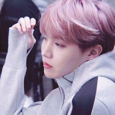 Bog Pimpernel *･ﾟ✧ this baby is v delicate and tender. Don’t get too close to this flower as they’re likely to break as soon as they’re touched! 