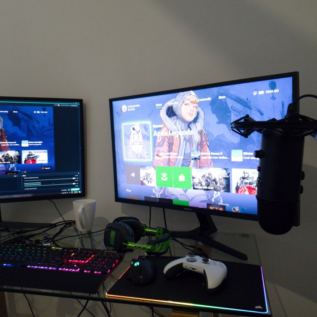 TDoolies's tweet photo. Getting ready for my first dual stream on #twitch & #mixer playing #apexlegends. Hopefully I have it set up right lol. #XboxOneX #elitecontroller #astroa50 #corsair #logitech #blueyeti #nocablemanagement https://t.co/NM3qm7n1pk