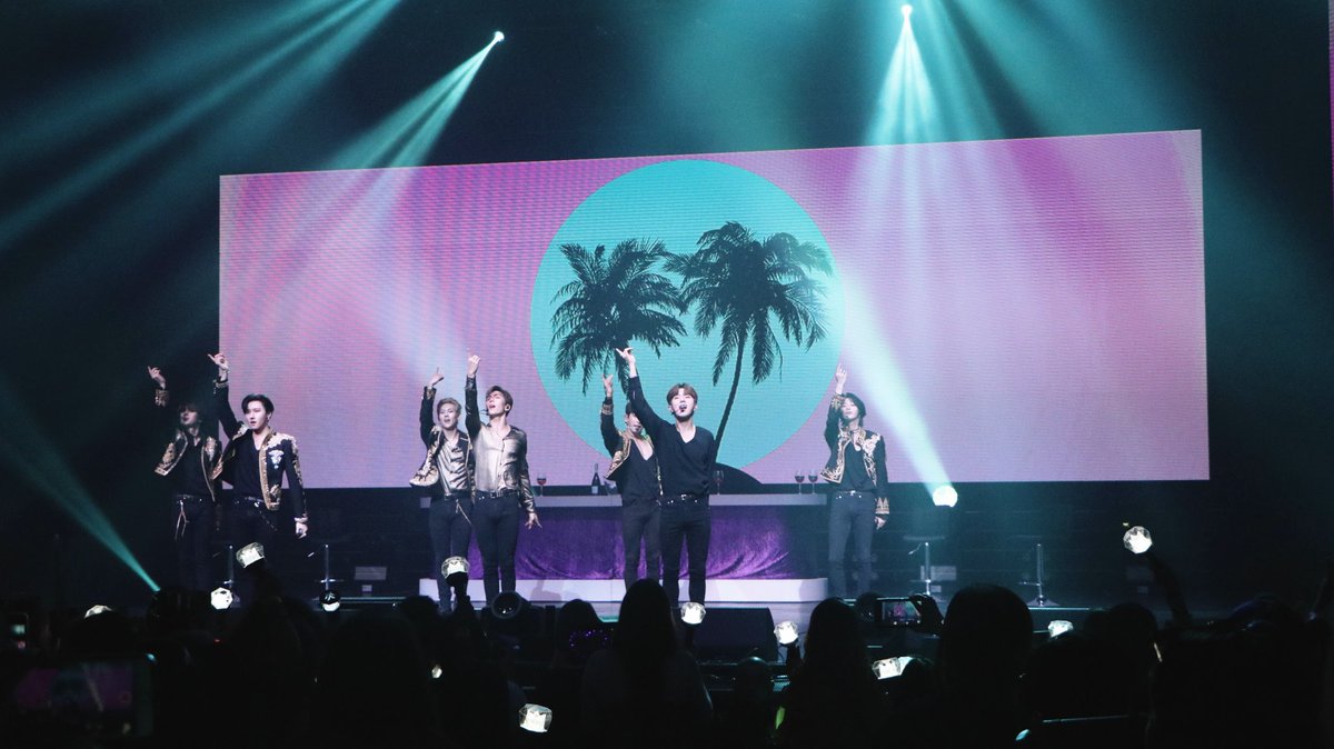 OfficialMONSTAX's tweet photo. [#MONSTA_X]  
2019 MONSTA X WORLD TOUR 
#WE_ARE_HERE PHOTO BEHIND 

#MONSTAX #몬스타엑스
#WEAREHERETOUR

>> 2019 MONSTA X WORLD TOUR <WE ARE HERE> IN LA 👉 https://t.co/8jo2bKlYFH https://t.co/tDpyAJMB7C