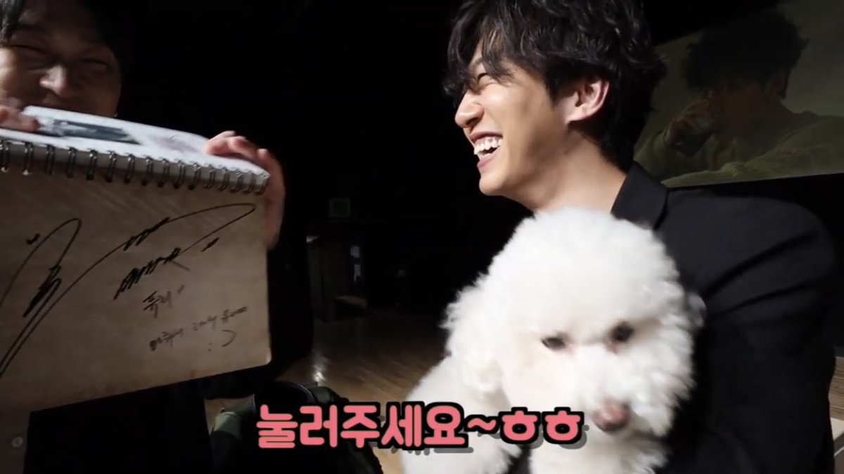 sweetjs6120's tweet photo. #방용국 #슬리피 #보고싶다_방용국 @BAP_Bangyongguk 머리카락이 짧아지는데 왜 울컥하지?😢 밤톨머리도 잘어울리고 멋져☺️🥰👍  방용국 입대 전 마지막 모습 #BANGYONGGUK https://t.co/3NnzbPCmaA - @YouTube https://t.co/m7TqWWZw8v