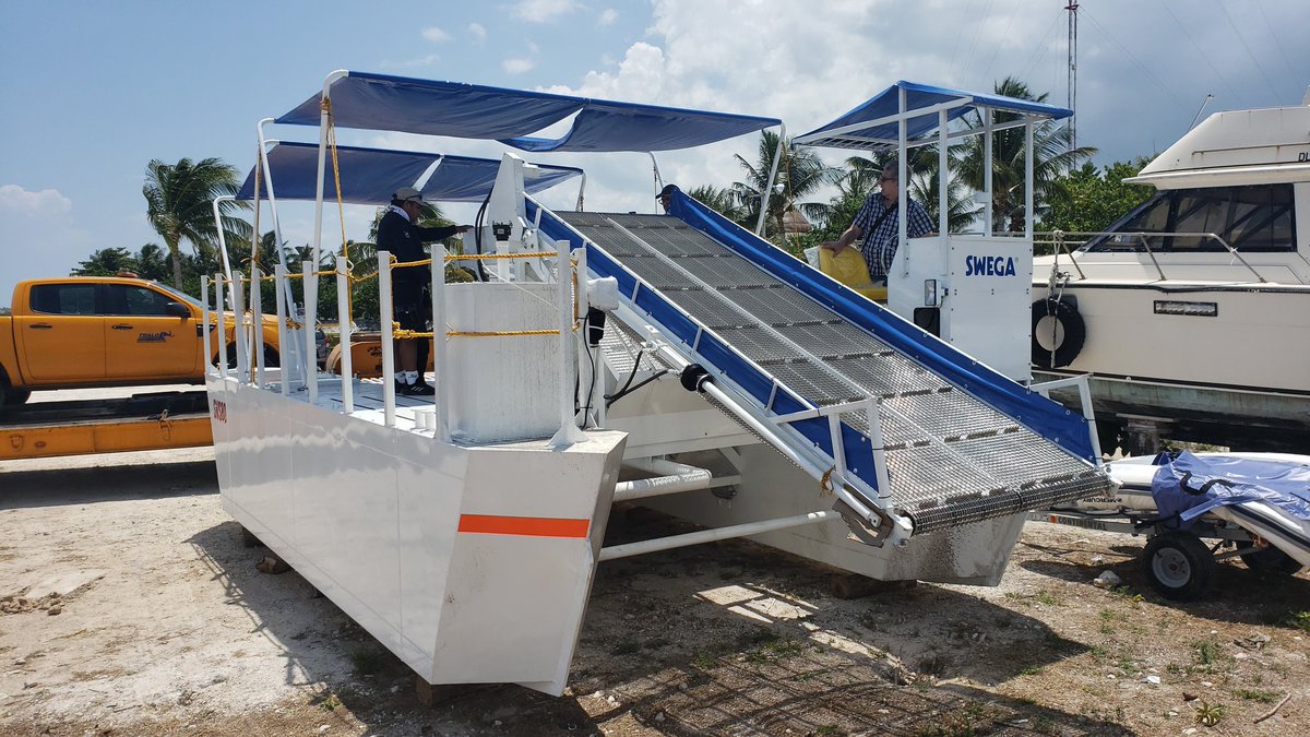 arqjauregui's tweet photo. Ya en puerto Morelos la embarcación sargacera de @Grupo_Xcaret @SargazoM @DakatsoGrupo #tecnogab #swega #sargazosolutions #sargazo #sargassum #seaweed https://t.co/ysMSMmxZBC