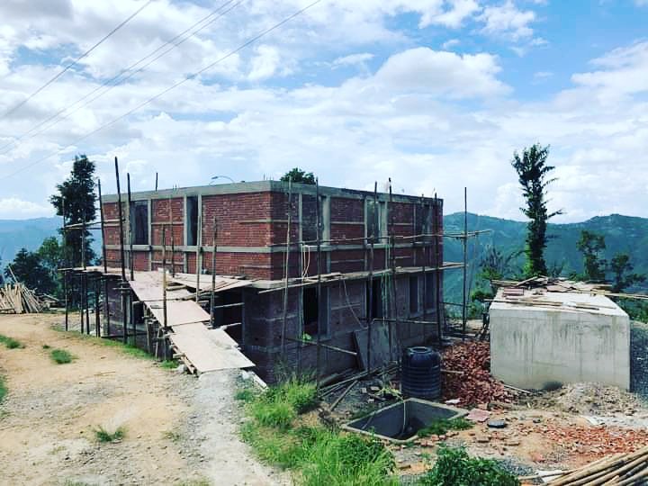 Tdh_Asia's tweet image. Good progress despite of rainfall.
Ready to install roof trusses at Kharpachowk 🏨Health post, #Kavre. 
@tdh_ch in Nepal is #reconstructing 2 more health posts and 1 staff quarter in the 3rd phase of its #Recovery project.

@chainedubonheur @Glueckskette
