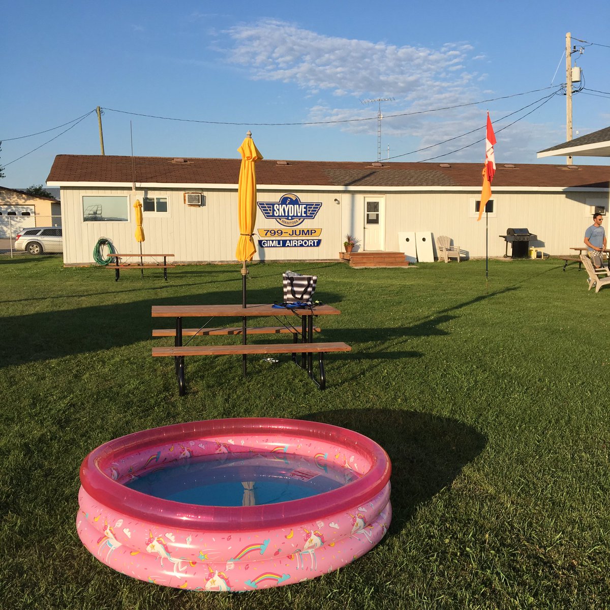FlyingKP's tweet photo. To the untrained eye, it might look like a kiddie pool. Those who know, understand that it’s a spa. Stay cool this weekend, my friends.🤘🏻😎
#TinCup #ItsASpa #Skydive #SkydiveLife #Dropzone #DropzoneLife #SkydiveFamily #Gimli #SkydiveLikeAViking #GimliIcelandicFestival https://t.co/WaG8eNWv0V