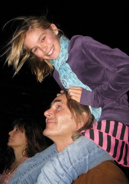 Unbelievably heartbreaking. This will always be my favorite picture of Saoirse, at a U2 concert in DC in the late 2000’s, perched atop her dads shoulders to get a better view. She was so excited for that night. RIP Saoirse. I will ❤️ you and miss you.