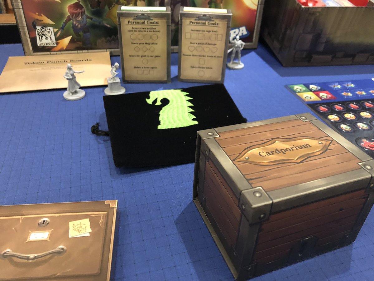 manvsmeeple's tweet image. Clank! Legacy Acquisitions Incorporated from @PlayRenegade @direwolfdigital!  Gorgeous.  I think this is going to be a very fun adventure!  Take a look but don’t look too close! #boardgames @Gen_Con #gencon2019