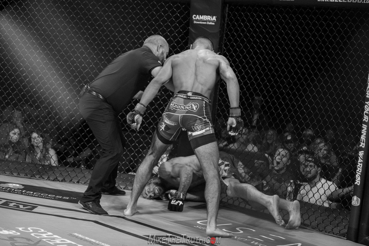 TheTruthJackson's tweet image. #LFA73 Results: Elijah Johns (@BabyJohnsMMA) def Aaron Webb via Knockout (Knee) - R1 @LFAFighting @AXSTVFights @BombFactoryDFW