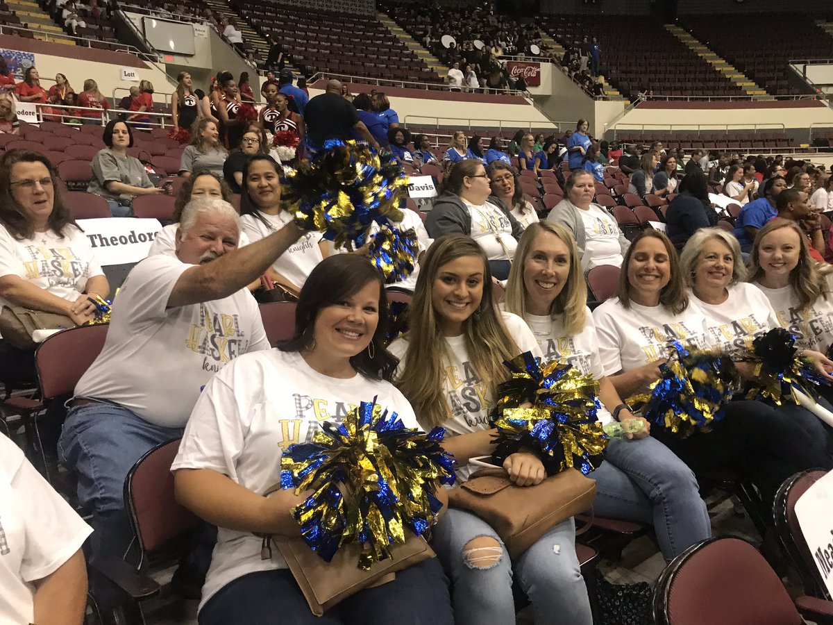 KP_DawesAP's tweet photo. We are motivated, inspired &amp; READY for the 2019-2020 school year #MCPSS #TeacherInstitute @empowermcpss https://t.co/iZynzLI98a