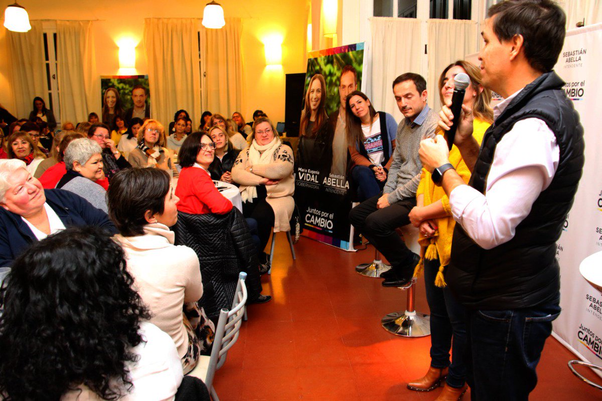 TizadoJavier's tweet photo. Y después, junto con @SebaAbella, @danyreich y las mujeres de #Campana seguimos impulsando el cambio en la Provincia.

#VamosLasMujeres
#VamosLaProvincia
#JuntosSomosImparables 
#JuntosPorElCambio https://t.co/vctIXnhNNS