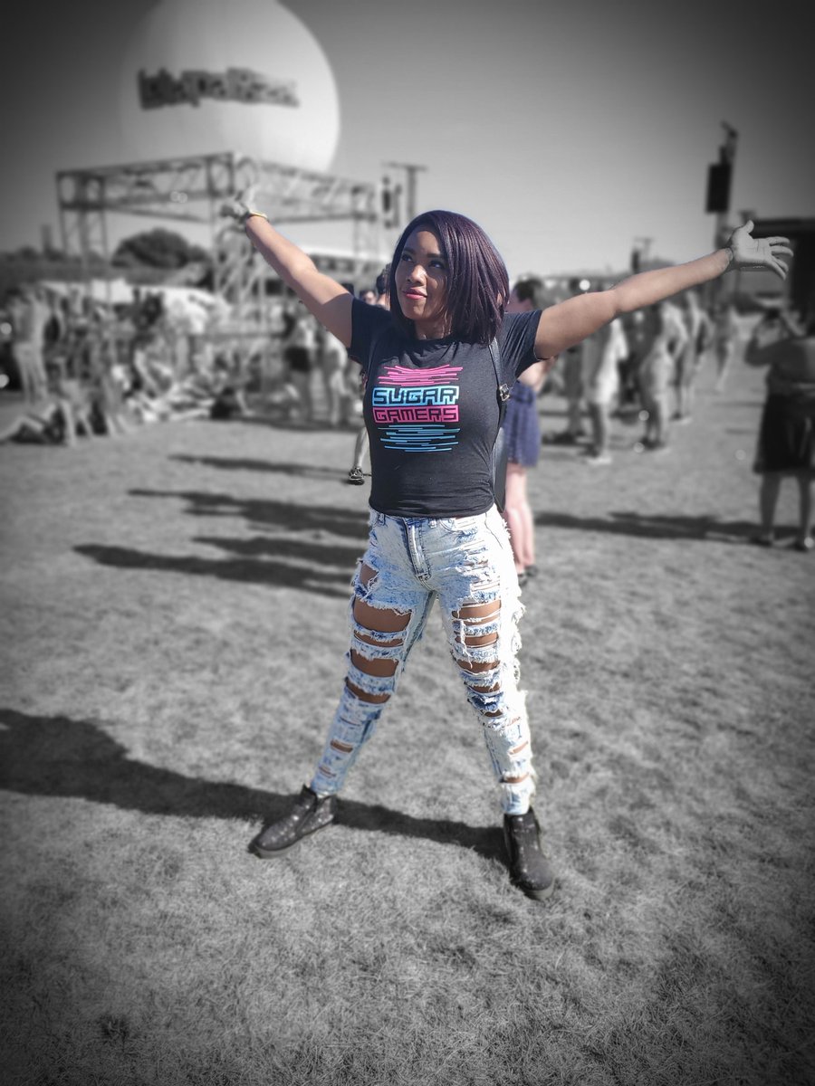 sugargamer's tweet photo. Having fun at #RedBullOutPost with @nikkiLynette playing games we love and watching #ninja be awesome at #fortnite #RedBullMusic #RedBullGames #RedBullEsports #GivesYouWings #sugargamers https://t.co/LdIi6HtM4B
