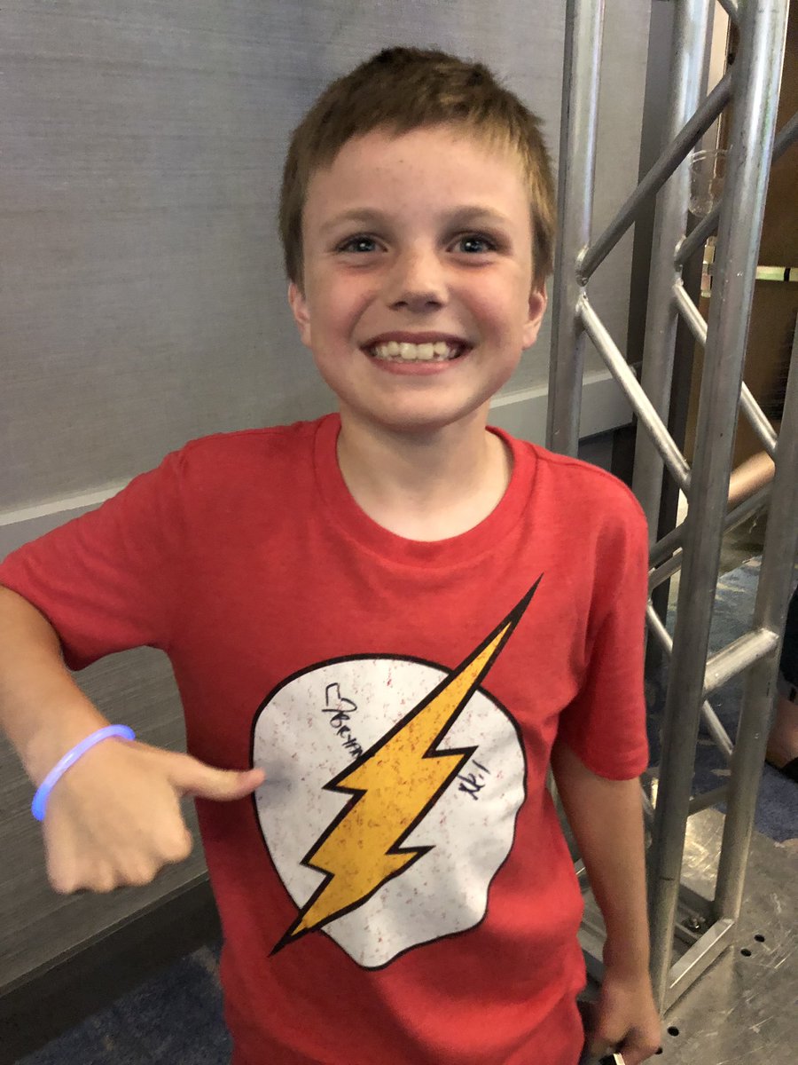 A_Pykkonen's tweet photo. @KooKooKangaRoo signed this guy’s shirt. 👇Highlight of the night! #StrongerThanJa #kidsgetarthritistoo https://t.co/Ywntahqxob