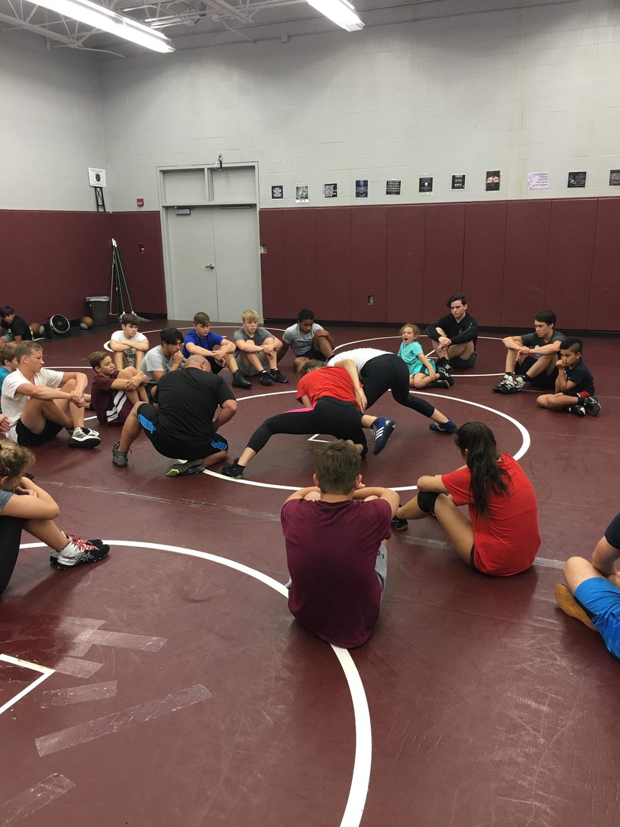 BlackBearsWRES's tweet photo. A great day on the mats at the Pennsylvania Powerhouse Clinic in Wesley Chapel, Florida for members of our Junior Black Bears Training Group and Mountaintop Wrestling Club! Tomorrow they’ll be taking part in the No Bull Challenge Tournament before moving on to Tampa &amp; Miami!🇺🇸🌴 https://t.co/TJT0kdiruy