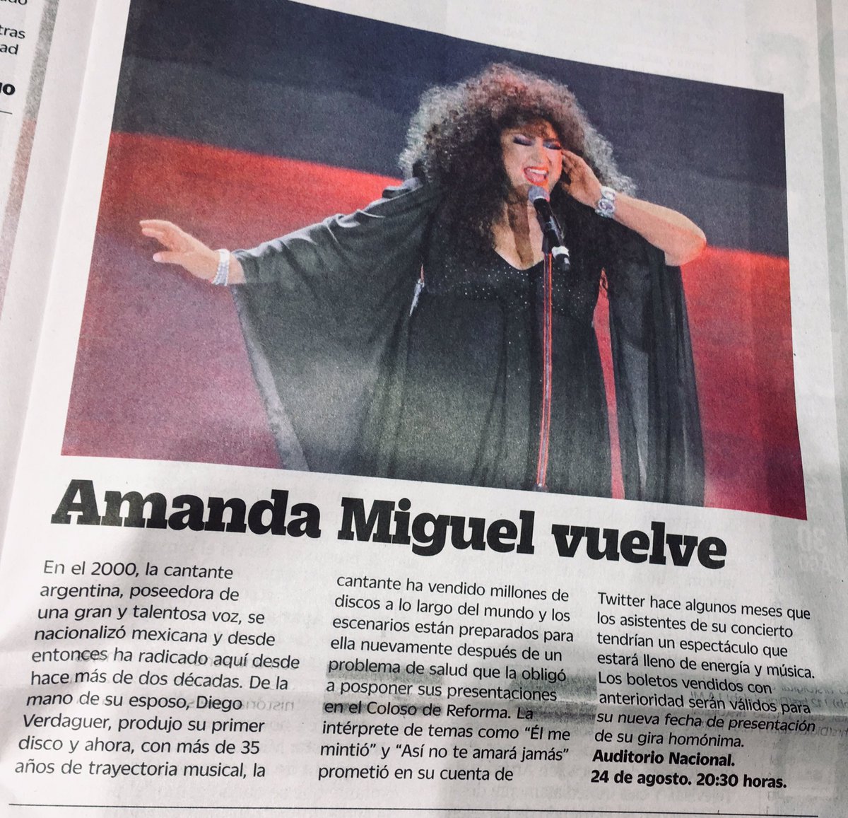 amandamiguels's tweet photo. Gracias a @eluniversalmx1 / espectáculos  publicado el 28 de julio pasado 😍 https://t.co/Trr2u9GLwR