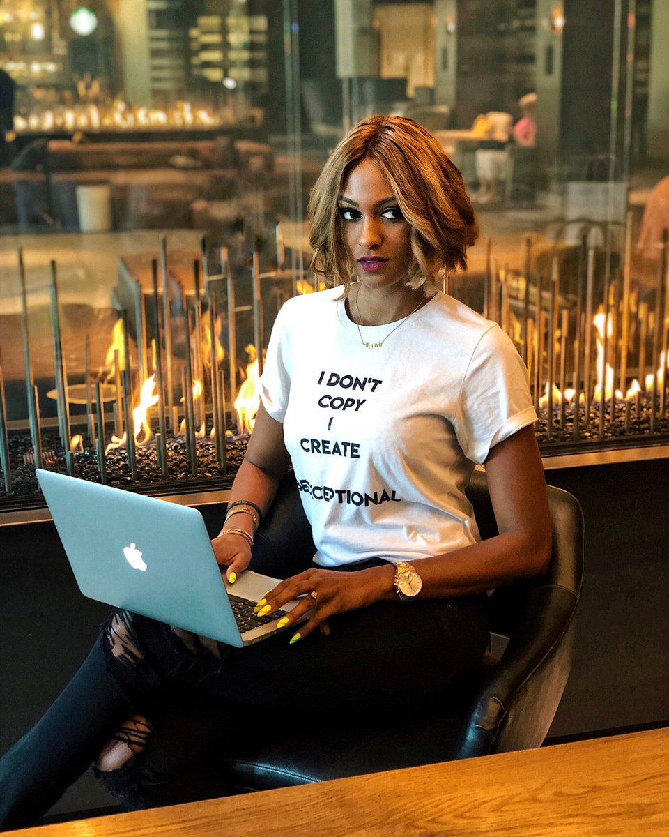 LaurenMaillian's tweet image. Side eyeing anyone who tries to get in the way of my get-it-done-before vacation work grind. 
.
.
.
#ThePathRedefined  #VacationPrep #WomenInBusiness  #BrandBuilding  #HustleAndMotivate  #BeExceptional #Life #Business #Success #NewRules  #OnYourOwnTerms