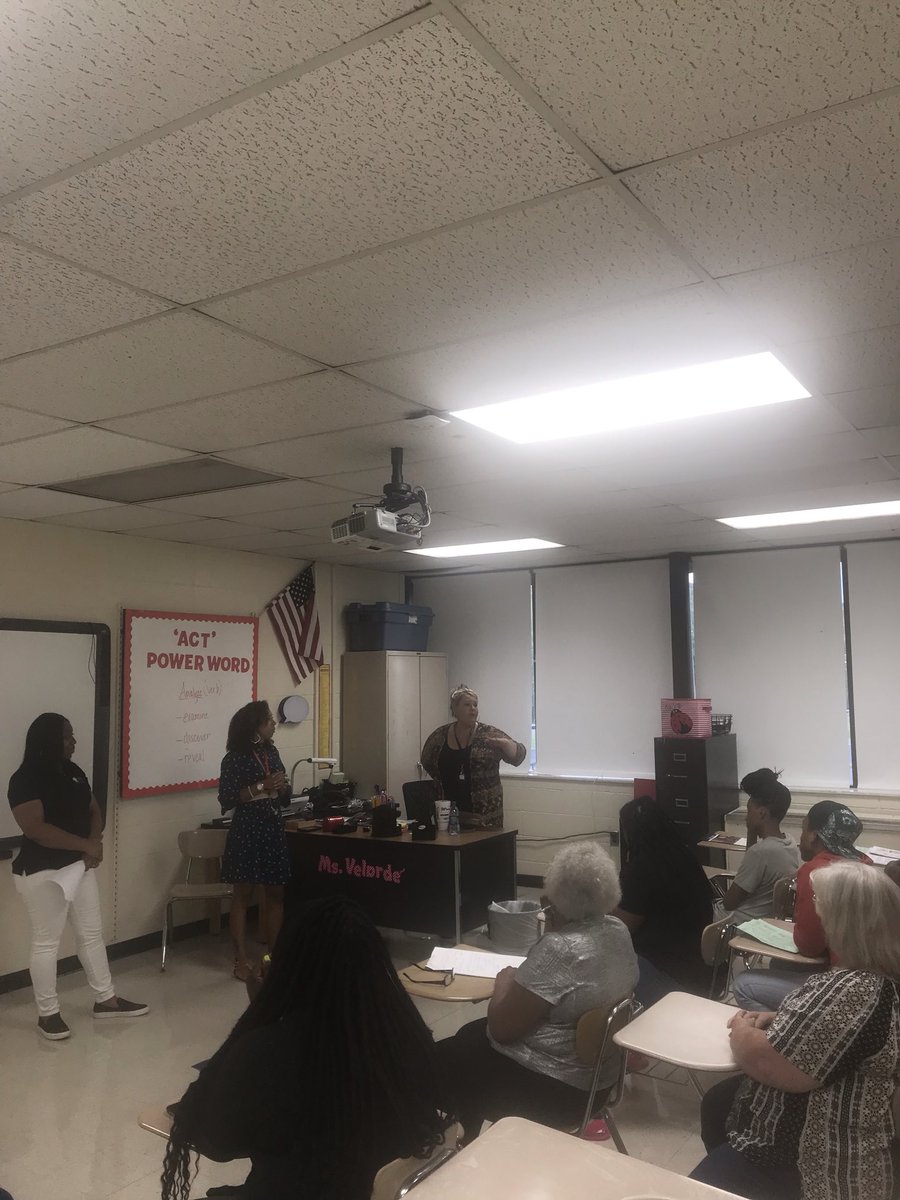 WhitesCreekHS's tweet photo. A good night was had by all! Thank you to our families who joined us for Freshman Orientation tonight. @MNPSNorthwest https://t.co/qLAFfjdiK1